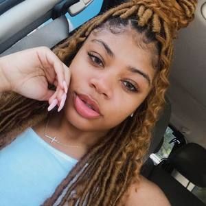 Meet your Posher, Brittney